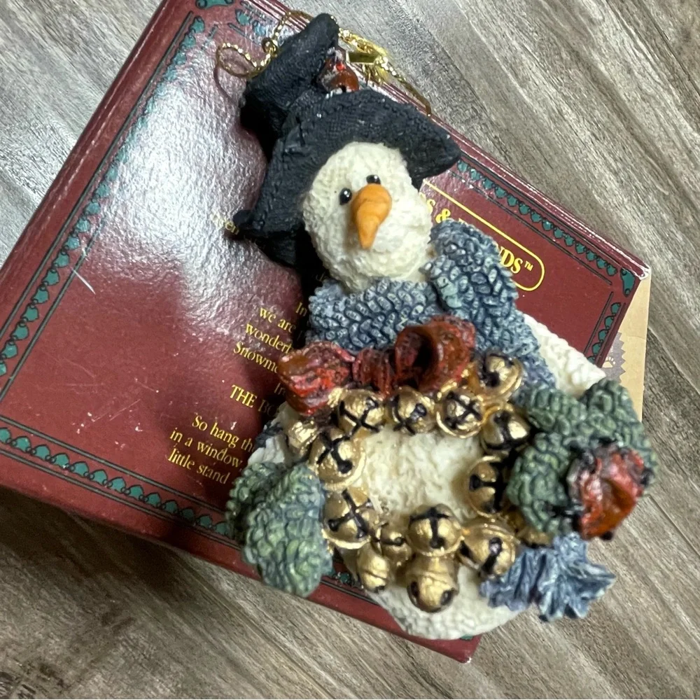 Boyd’s Bears & Friends Snowman Christmas Ornament Jingles with Wreath 1995‎ Folk